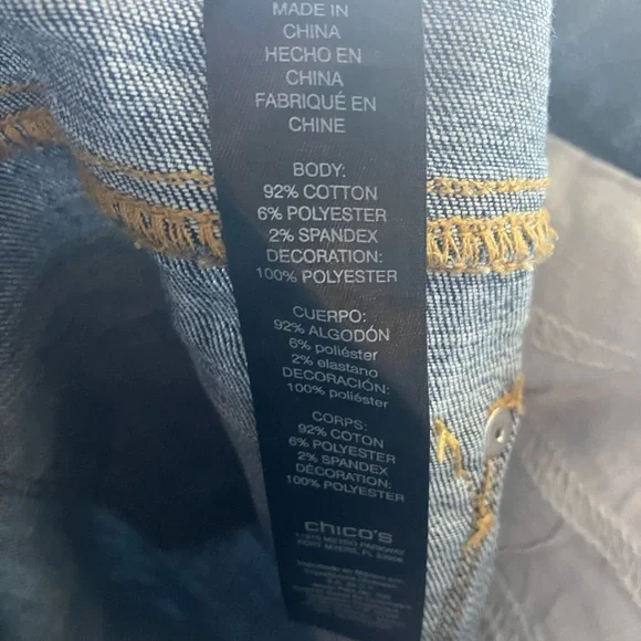 Chicos Embroidered Blue Jeans size 0.5 - Picture 4 of 7